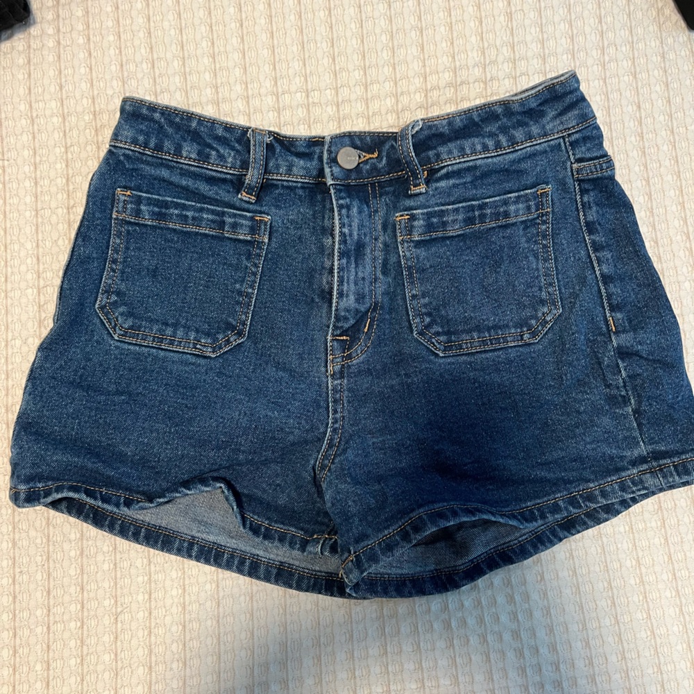 Classic Blue Jean Shorts with Distressed Hem